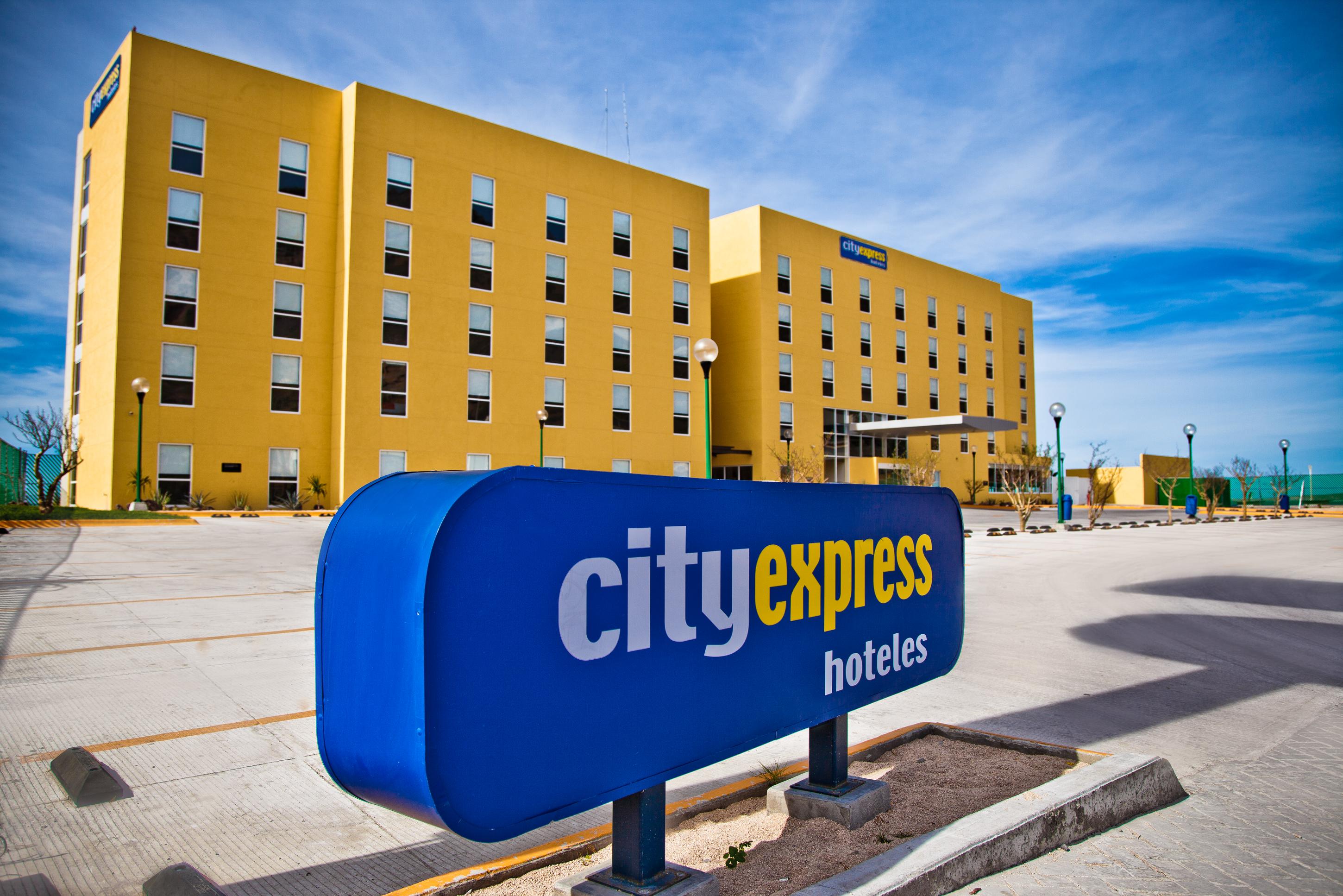 Hotel City Express By Marriott La Paz Exterior foto